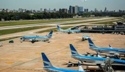 Aerolíneas Argentinas corta el diálogo con los gremios