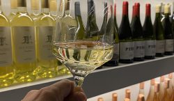 Día del Vino Argentino: Cuatro propuestas para celebrar en su…